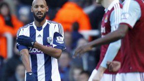 Sancionan 5 partidos a Anelka por gesto ofensivo