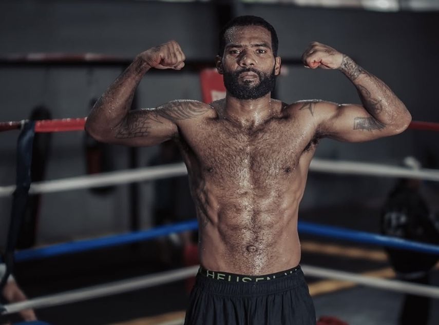 El ex campeón Jezreel Corrales lució impecable en triunfo ante Pedro Peñuñuri en Obregón