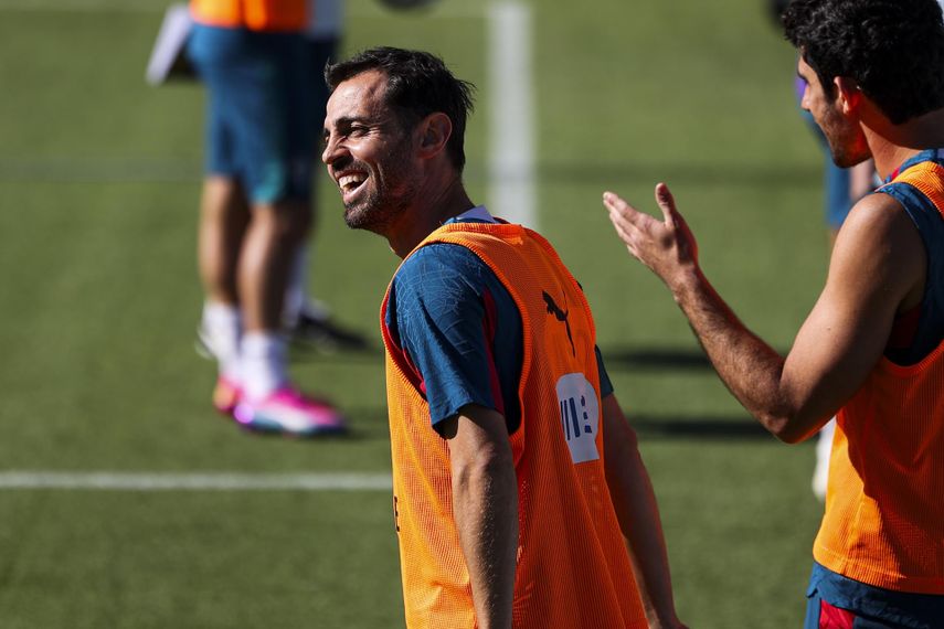 Bernardo Silva dice que el Barcelona es una opción