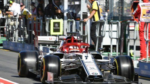 Mercedes domina los primeros ensayos libres de la temporada 2019