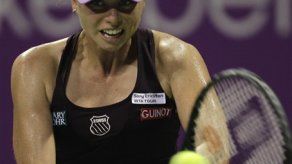 Zvonareva derrota a Azarenka en Campeonato de la WTA