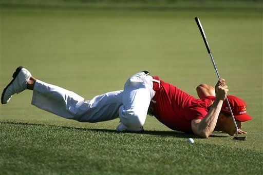 Villegas, a un golpe del lí­der del torneo de Norton