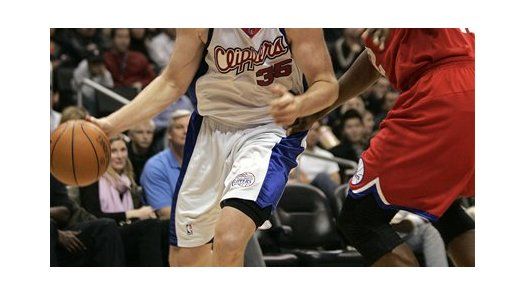 NBA: Clippers 104, 76ers 88; Kaman anota 26 puntos