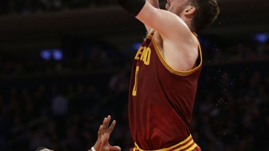 Cleveland arrasa a Knicks en vuelta de Smith y Shumpert a NY
