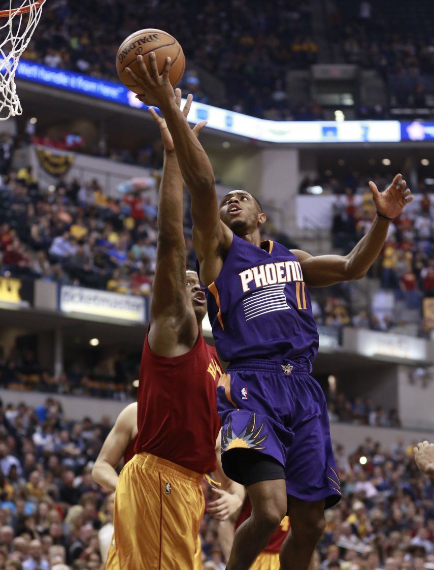 Brandon Knight anota 17 puntos en victoria de Suns
