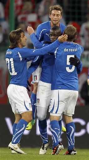 Balotelli abre triunfo de Italia sobre Polonia en amistoso
