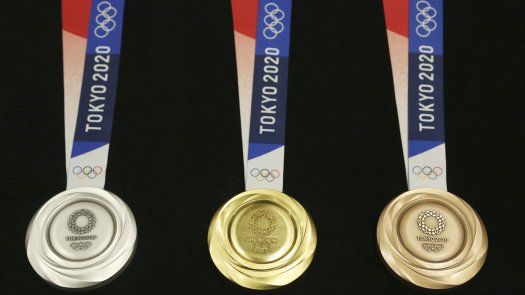 A un año de su inauguración, Tokio 2020 presenta medallas