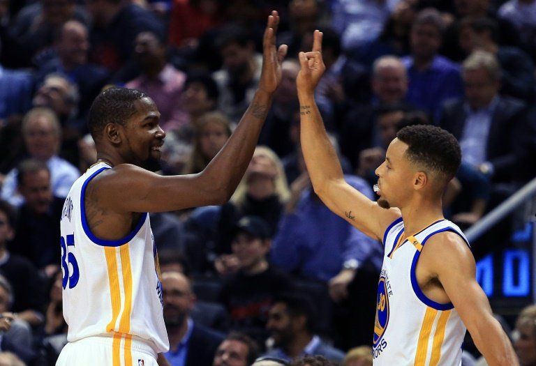 Kevin Durant guía a los Golden State para ganar a Milwaukee Bucks