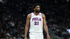 NBA: Joel Embiid se someterá a cirugía de rodilla