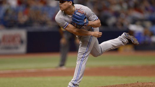 Roberto Osuna, acusado por agresión en Toronto