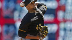 Liriano ayuda a Piratas a concretar barrida en Minnesota