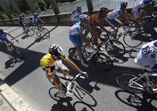 Sastre mantiene la delantera en Tour de Francia