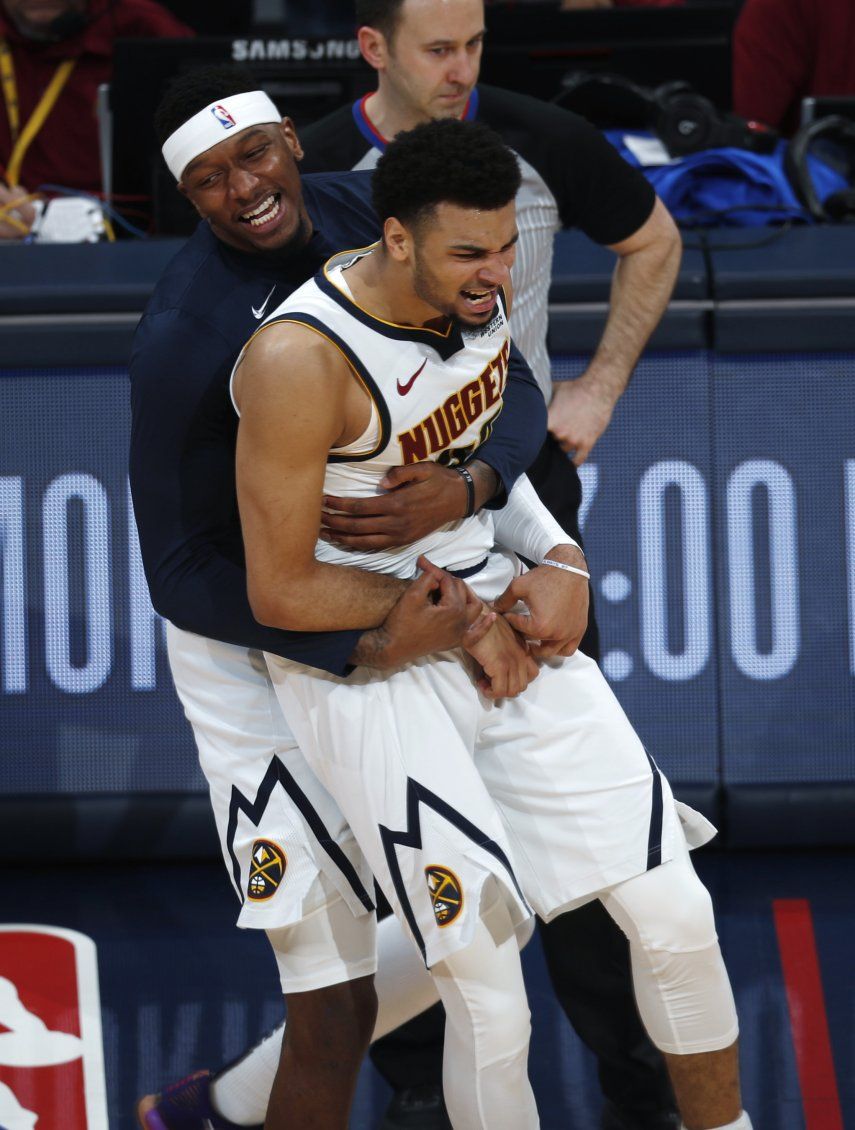 Nuggets borran déficit de 19 puntos y vencen a Spurs