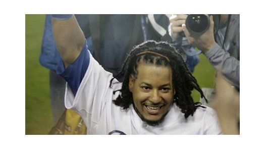Dodgers ganan primera serie de postemporada en 20 años