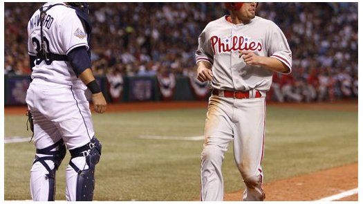 Los Filis vencen 3-2 a los Rays y pican por delante en la Serie Mundial