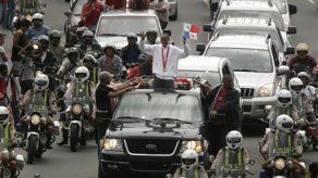 Multitud sale a las calles a recibir a Saladino en Panamá