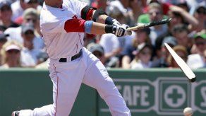 Scutaro excluido de alineación de Medias Rojas por enfermedad