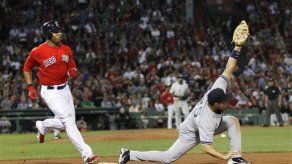 Relevistas de Yanquis rescatan triunfo; Gallardo luce ante Astros