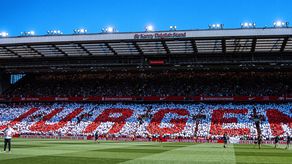 Anfield rinde homenaje a Jurgen Klopp en último partido con Liverpool