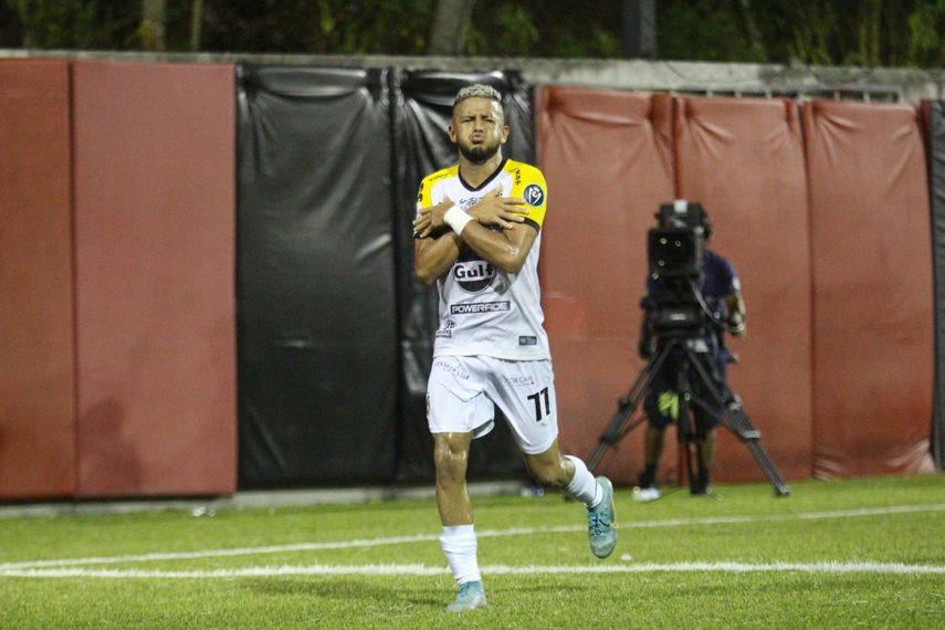 LPF: CAI golea a un débil Árabe Unido que estrenaba DT