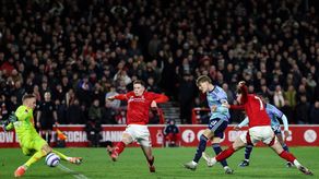 &nbsp;Arsenal y Nottingahm Forest igualan en la Premier League