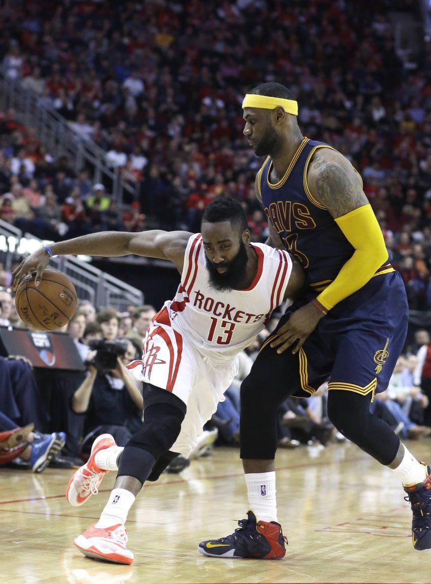 Harden, suspendido 1 partido por patear a LeBron
