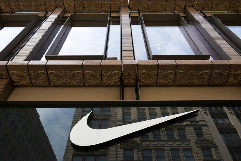 Venden uno de los primeros pares de Nike en USD 437.500