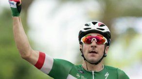 Viviani gana al esprint la tercera etapa de la Vuelta