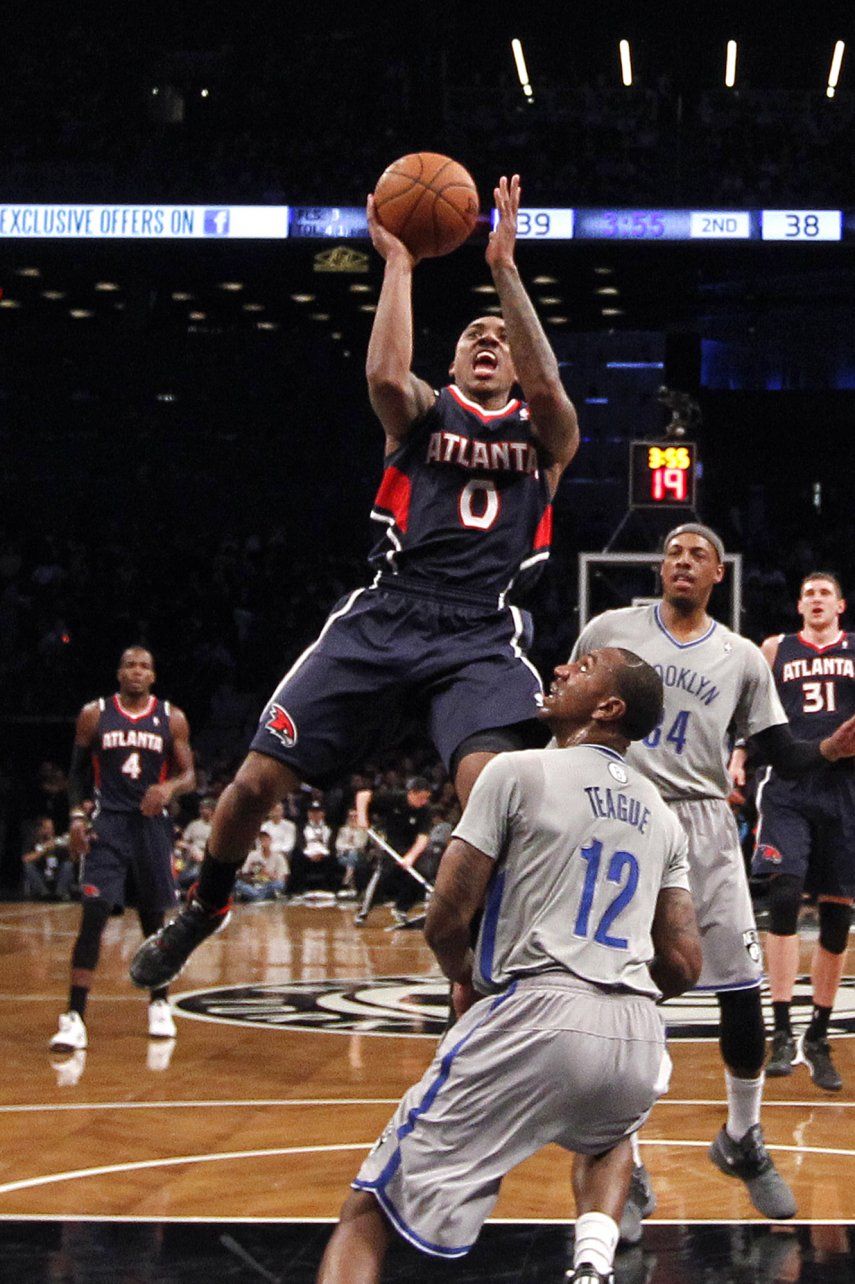 Hawks vencen a Nets y acarician los playoffs