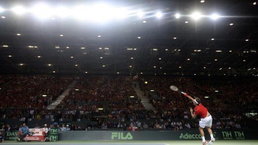Federer logra empate 1-1 ante Kazajistán tras derrota de Wawrinka
