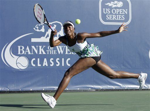 Venus Williams avanza en Stanford