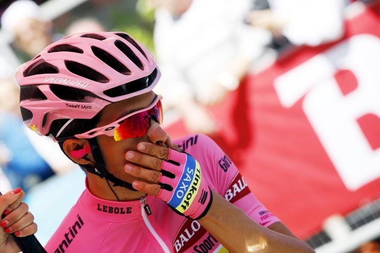 Contador sufre pero mantiene el liderato del Giro