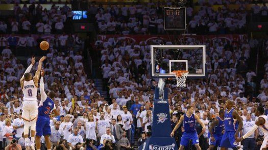 Oklahoma vence a los Clippers 105-104 y se adelanta 3-2 en la eliminatoria