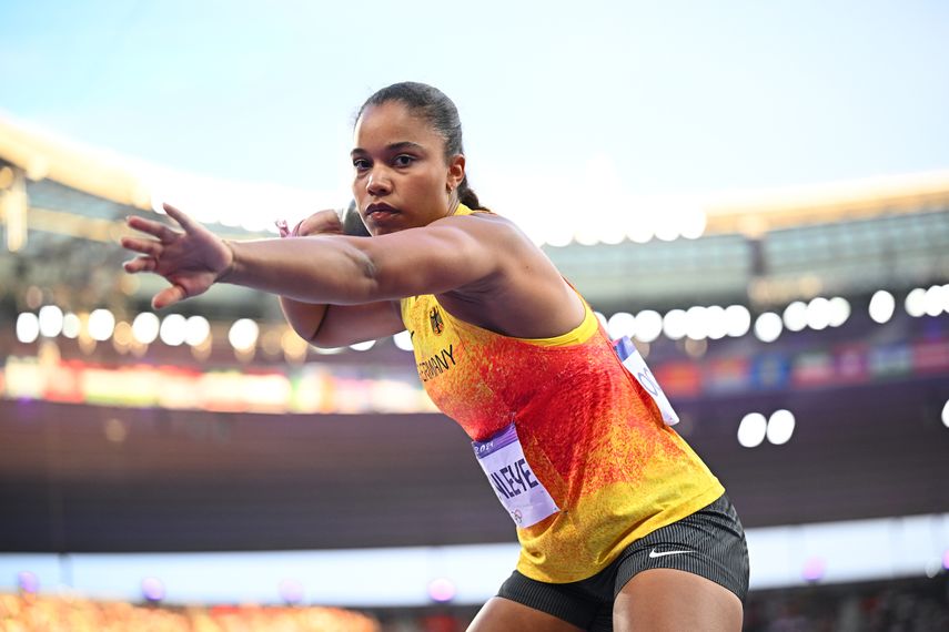 París 2024: Yemisi Ogunleye sorprende con el oro olímpico en lanzamiento de bala