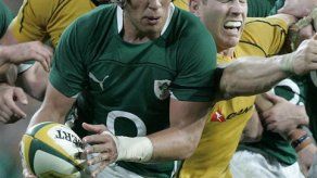 Australia vence a Irlanda en rugby 22-15