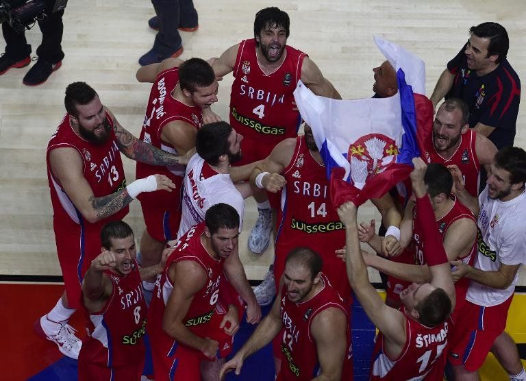 Serbia a la final del Mundial de básquet con sufrida victoria ante Francia (90-85)