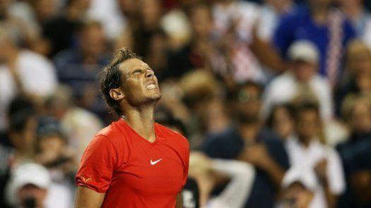 Nadal sufre, Tsitsipas sueña en Toronto
