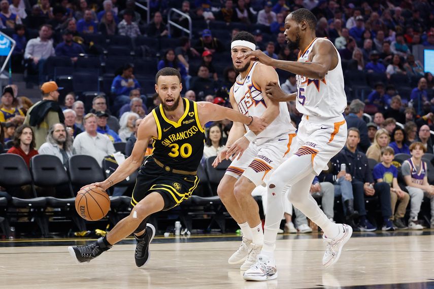 NBA: Stephen Curry lidera triunfo ante Suns de Kevin Durant