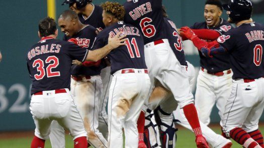 Con hit de Allen en la 11ma, Indios superan a Medias Rojas