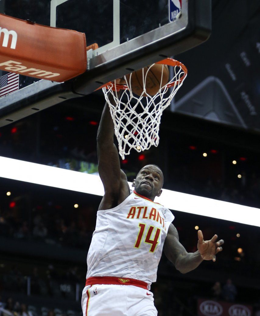Hawks ganan al fin en casa, 126-80 sobre Kings