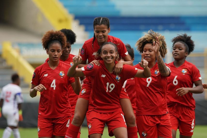 Alineación De Panamá Vs Canadá En El Premundial Femenino