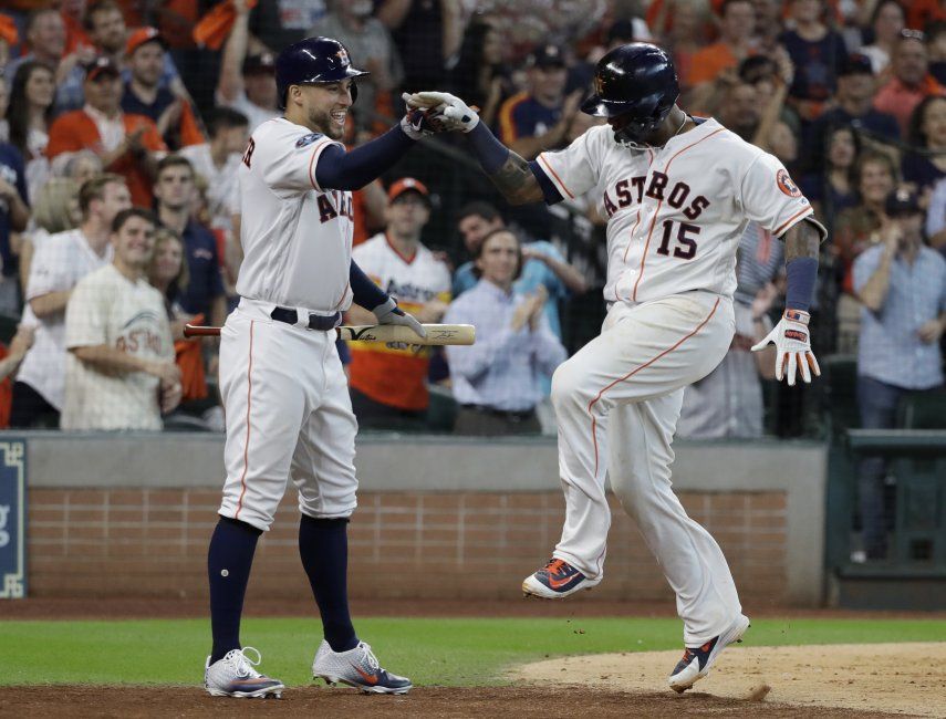 Con 4 jonrones, Astros vencen a Indios en 1er choque