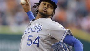 Santana luce en victoria de Reales sobre Tigres