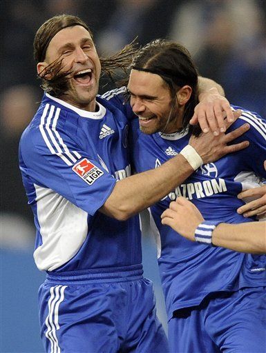 Edu anota en triunfo de Schalke sobre Stuttgart en la Bundesliga