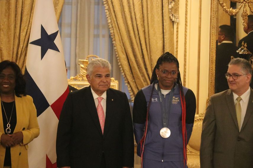 José Raúl Mulino revela ascenso de Atheyna Bylon en la Policía