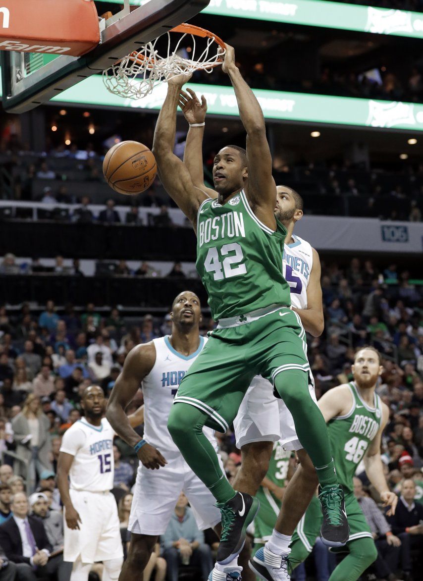 Irving y Horford comandan triunfo de Celtics sobre Hornets
