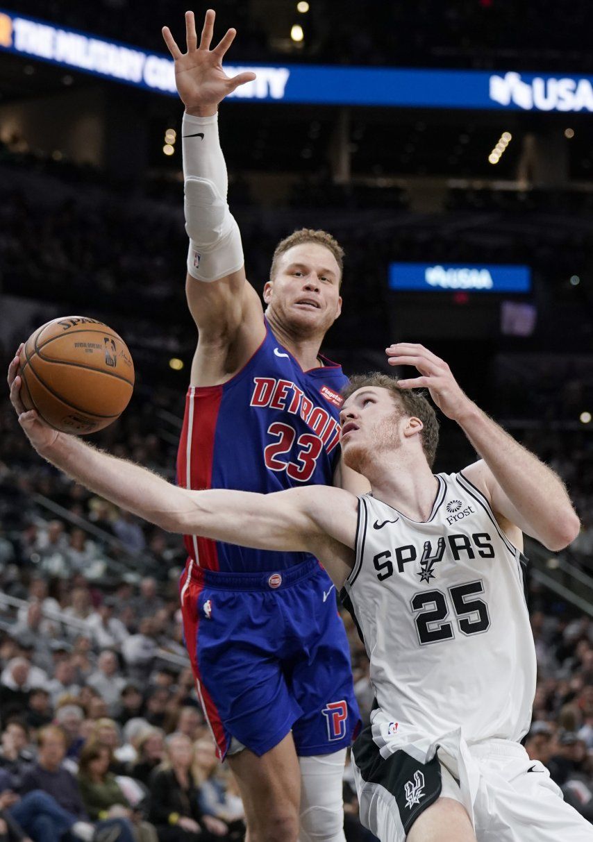 Griffin fuera por cirugía en la rodilla