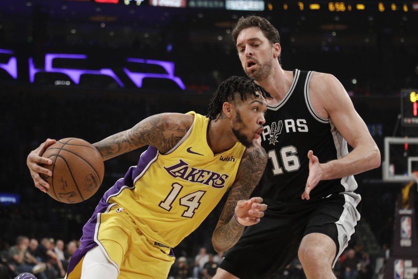 Ingram comanda tercer triunfo en fila de Lakers