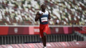 Tokio 2020: Alonso Edward sufre aparente lesión en las semifinales de los 200 metros planos