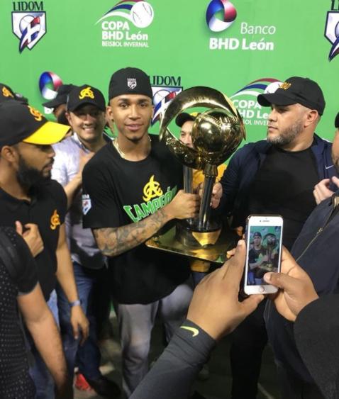 Camargo y Bethancourt campeones del béisbol dominicano con Águilas